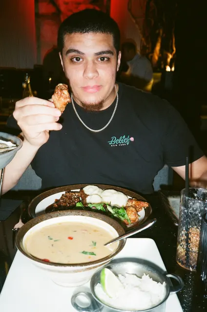 Analog photograph from Olympus AF-10 Super using FujiFilm 400