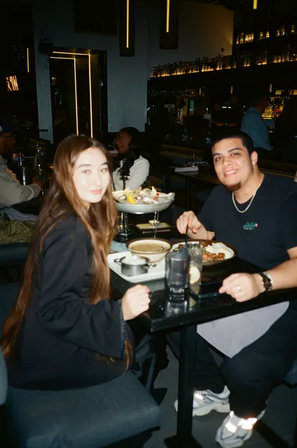 Analog photograph from Olympus AF-10 Super using FujiFilm 400