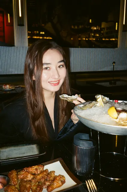 Analog photograph from Olympus AF-10 Super using FujiFilm 400